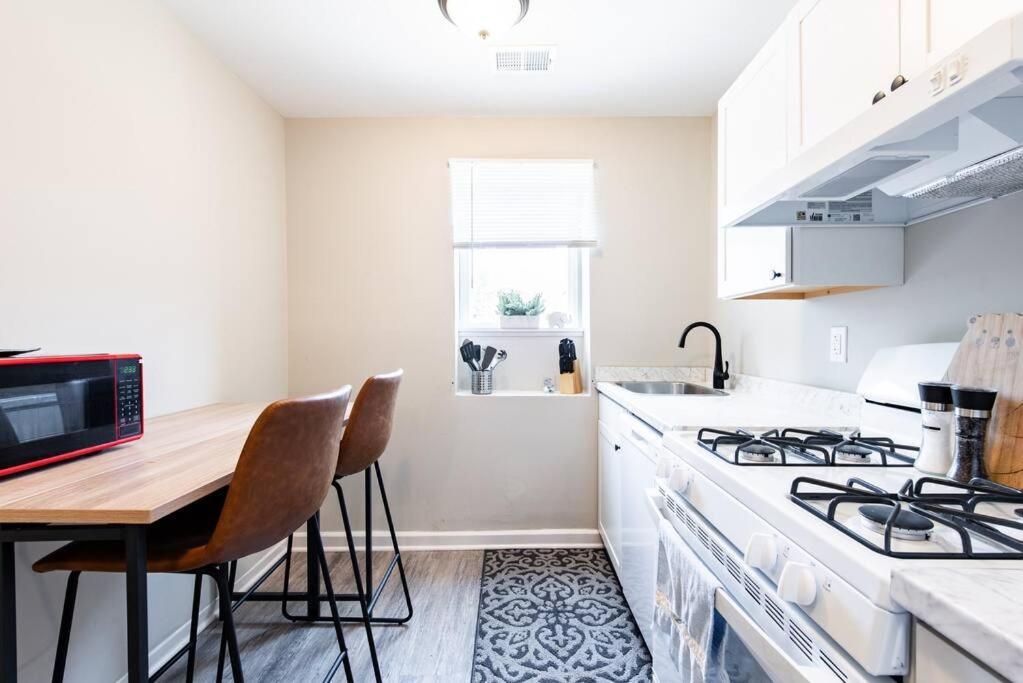 Apartment Cozy 2 Bedroom Corporate Louisville