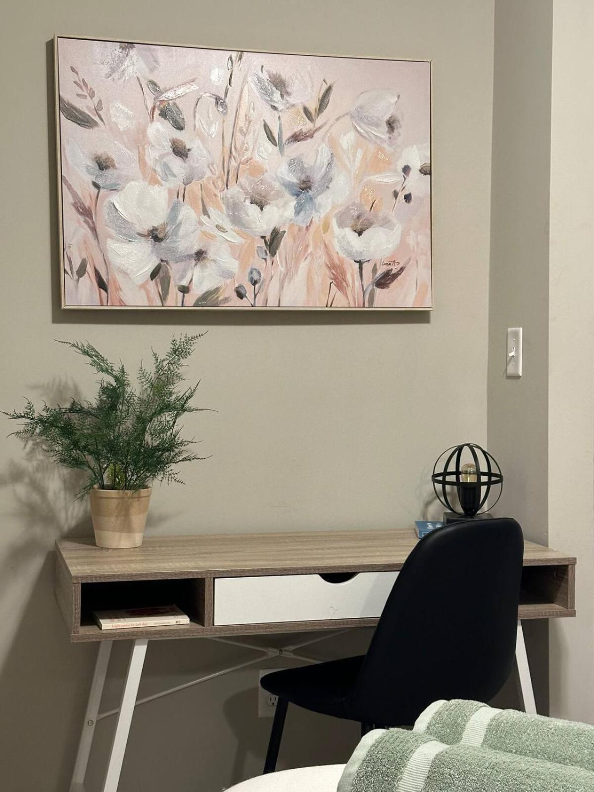 Cozy 2 Bedroom Corporate Apartment *